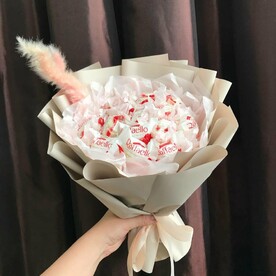 Букет из конфет "Raffaello"