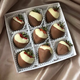 Набор клубники в шоколаде "Киндер"