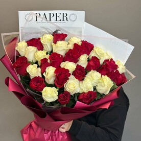 Объемный букет из 35 роз