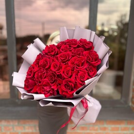 Моно букет «Классика» из красных роз