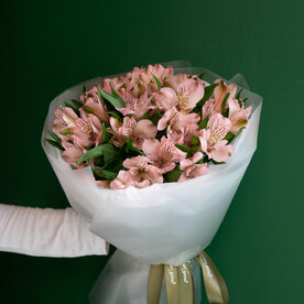 Букет Альстромерии