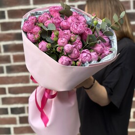 Букет ароматных кустовых роз