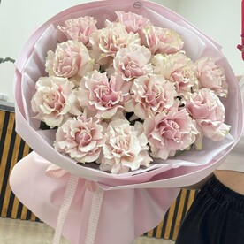 15 французских роз в стильной упаковке