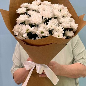 Букет белоснежных хризантем