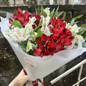 Букет альстромерий.