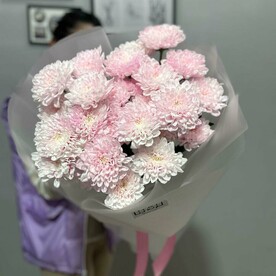 Букет кружевных хризантем