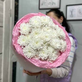 Букет из кружевных хризантем