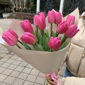 Моно букет из розовых тюльпанов