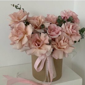 Французская Роза в коробке с эвкалиптом