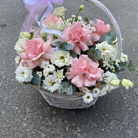 Корзина из Роз и эустомы