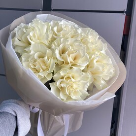 Букет из белых роз