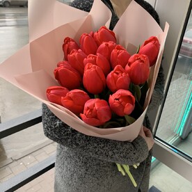 Букет из 19 тюльпанов