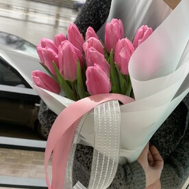 Букет из 15 тюльпанов