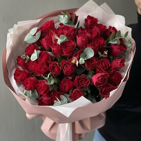 Моно-букет из Красной Кенийской розы 45