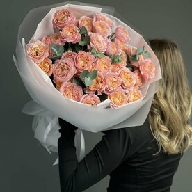 Моно букет из премиальных пионовидных роз «Джульетта»