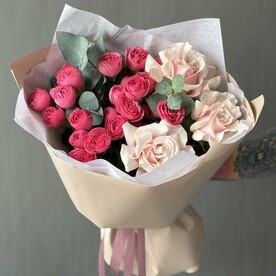 Букет из кустовой розы Giselle и пионовидной розы Pink Mondial