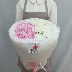 Букет хризантем  и гортензии