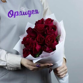 11 Роз красных 40 см