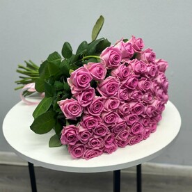 51 розовая роза