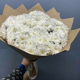 Букет из кустовых хризантем "Белоснежка"