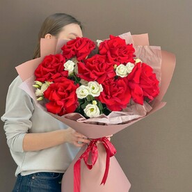 Букет из французских роз и эустомы "История любви"