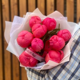 Букет 9 коралловых пионов