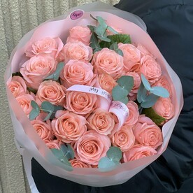 Пионовидные розы персиковые