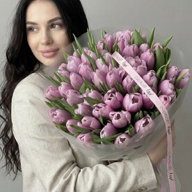 Лавандовые тюльпаны