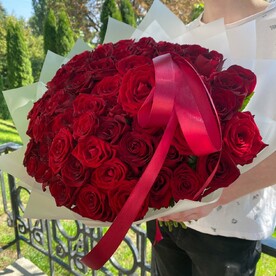 Букет из 75 красных роз "Страстные чувства"