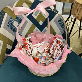 Сладости-корзина Киндер