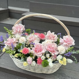 Корзина с французскими розами