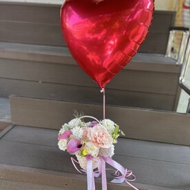 Цветы в корзине и шар Сердечко ♥️