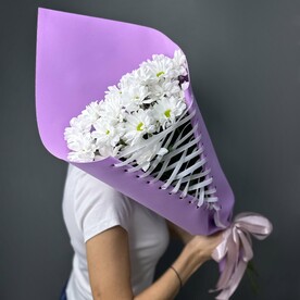 Букет «Шнуровка» из хризантем