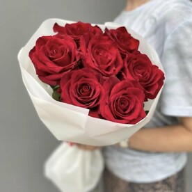 Красные розы 7 шт