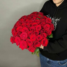 51 красная роза 50 см с лентой