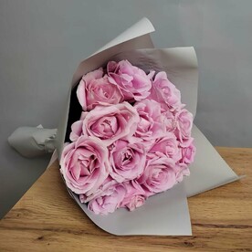 15 розовых роз 40 см