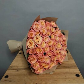 Букет из 51 розы Мисс Пигги 50 см