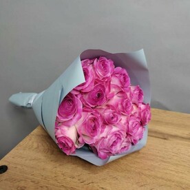 15 розовых роз 50 см