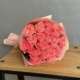 25 коралловых роз 50 см