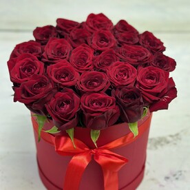 21 роза в коробке