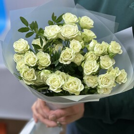 Букет из 9 кустовых роз