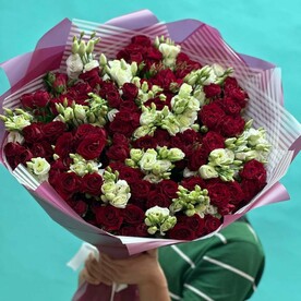 Букет из 21 кустовых роз