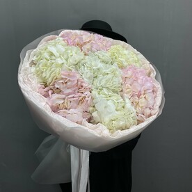 Букет из гортензий