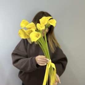 Букет из 9 жёлтых Калл