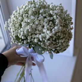 Свадебный букет из белых гипсофил