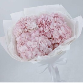 Букет из 3 розовых гортензий