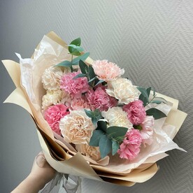 Нежный микс диантусов и эвкалипта