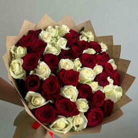 Розы красные и белые Микс 51шт 60см
