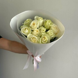 Классический монобукет из 11 красных роз 50см