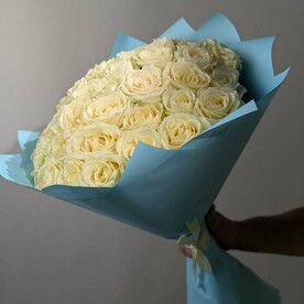 Розы белые 51шт 60см